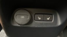 Volvo XC40 2.0 B4P Plus Dark 5dr Auto Petrol Estate